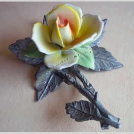 Rosa in Ceramica e Metallo Dipinta a Mano Centrotavola Artigianale